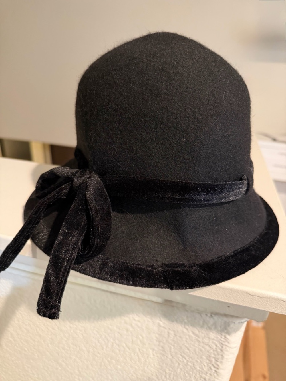 Vintage Style Classic Black Velvet Bow Cloche Hat - Women Accessories